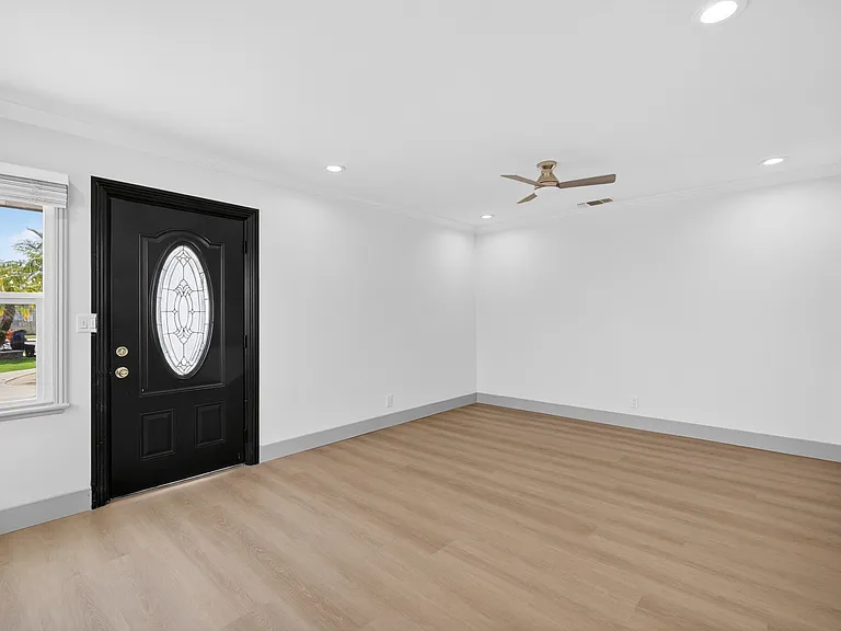 1243 E Almond Ave #1245 — Photo 32