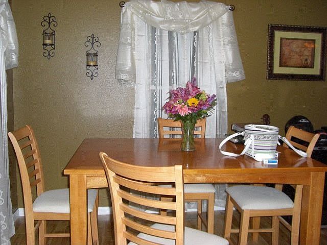 Dining / Bar