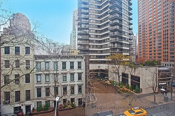 Sold by Medow Property | media 6