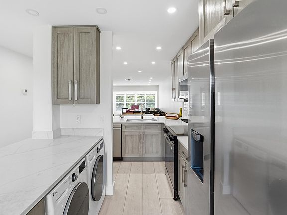 5th image of 1011 Flame Vine Avenue #203
