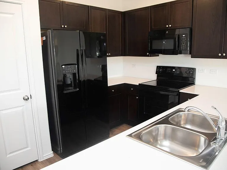 1127 Catfish Ln — Photo 9