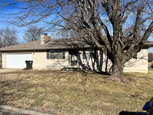 705 E Hadley Street, Aurora, MO 65605