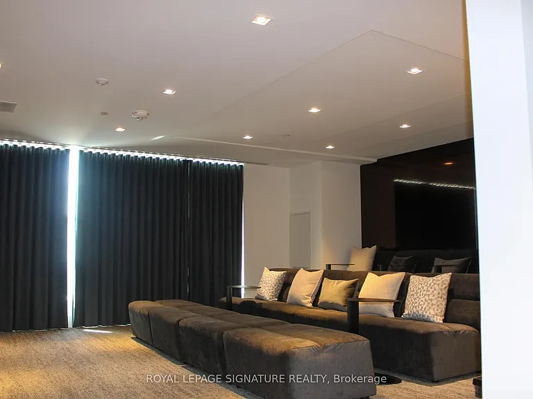 2489 Taunton Rd #917 — Photo 32