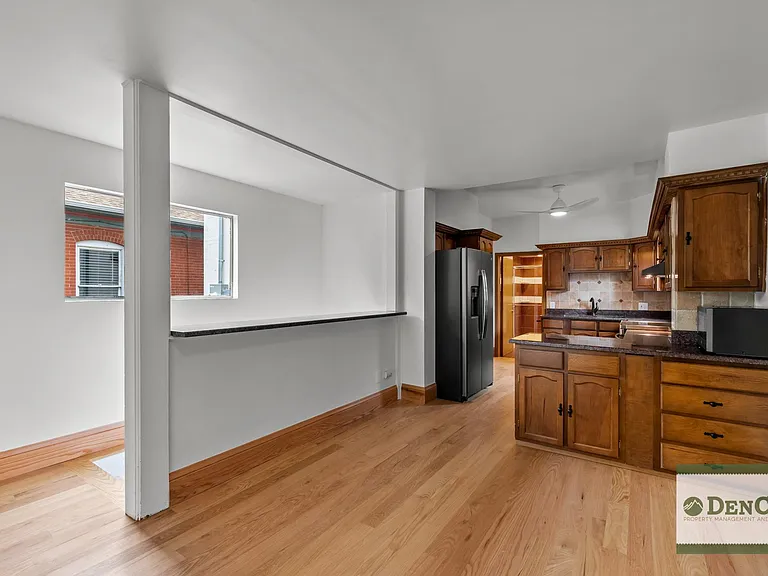 582 S Grant St — Photo 9