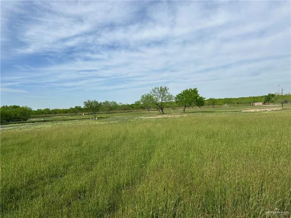 905 E Rhett Dr, Pharr, TX 78577