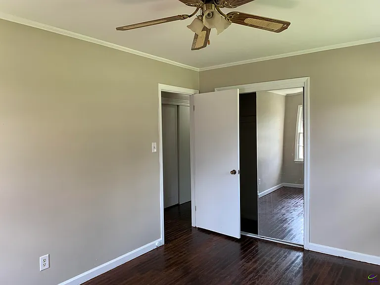 3240 Commodore Dr — Photo 16