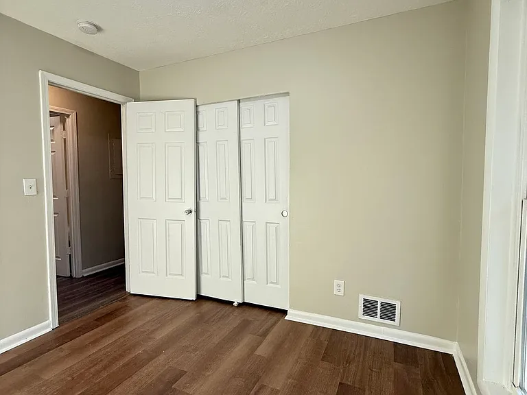 7016 Adel Ln — Photo 18