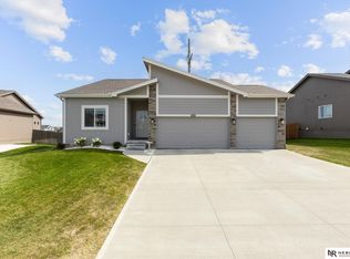 11705 S 113th St, Papillion, NE 68046