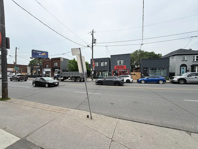 520 Rogers Rd #UPPER LEVEL — Photo 1