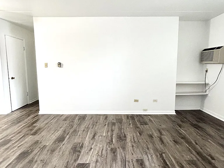 Camelot II Apartments, LLC — Photo 9