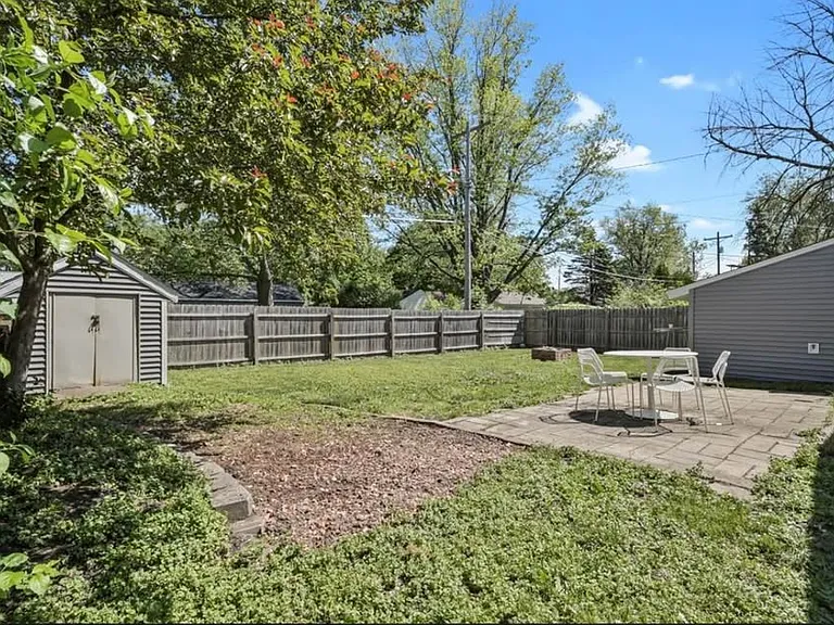1402 E Florida Ave — Photo 10