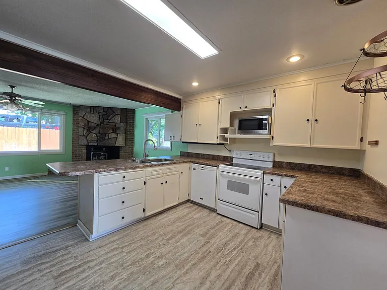 1005 Rimrock Rd — Photo 16