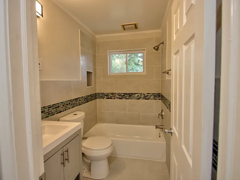 505 Nassau St — Photo 16
