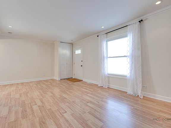 4th image of 233 Winfield Ct #233