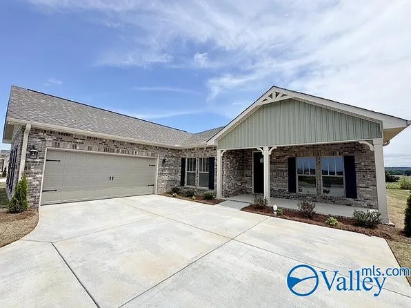 1055 Maplehurst St, Decatur, AL 35603