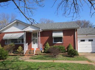 8119 Bloom Dr, Saint Louis, MO 63114