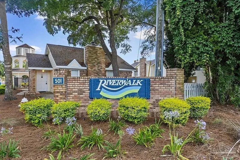 1 bed, 1.0 bath, 625 sqft, $1,095 — Photo 2