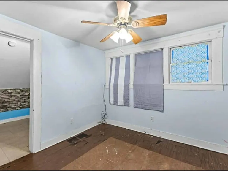 909 Baker St — Photo 9