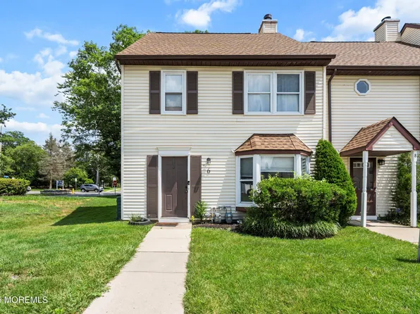 6 Revere Court, Jackson, NJ 08527