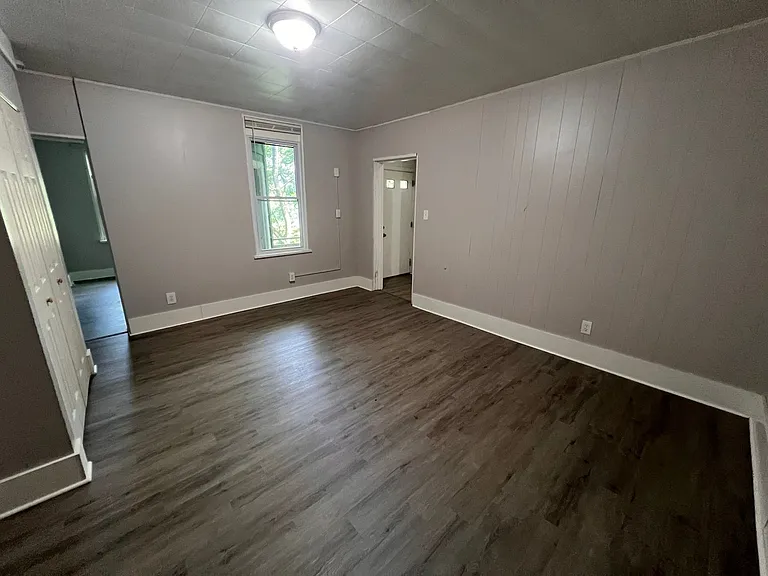 1104 Brabec St — Photo 30