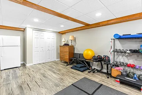 210 Summit St — Photo 23