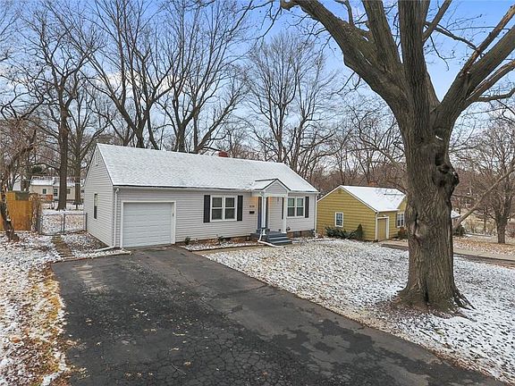 3rd image of 8720 Maiden Ln