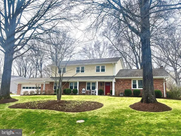 1714 Saddle Ridge Ct, Vienna, VA 22182