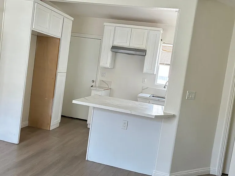 9521 1/2 Laurel St — Photo 11