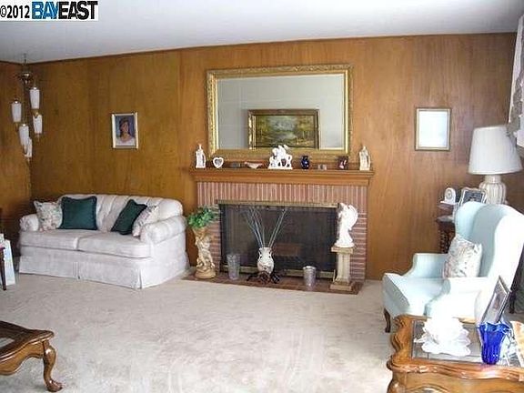 5th image of 1884 Benedict Dr
