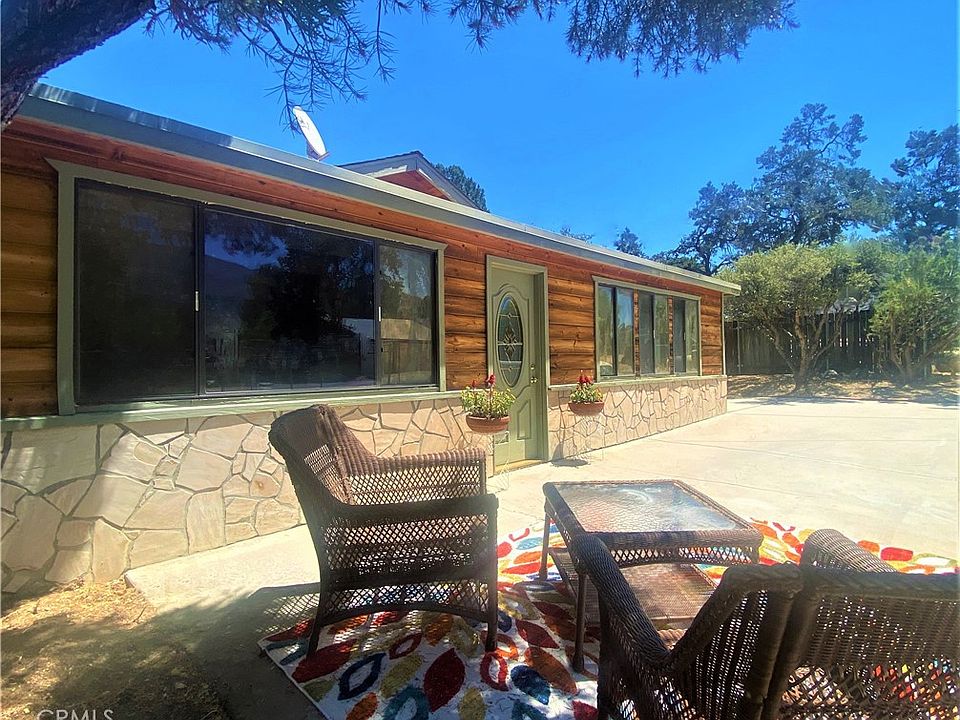 1st image of 69730 Mountain View Ave