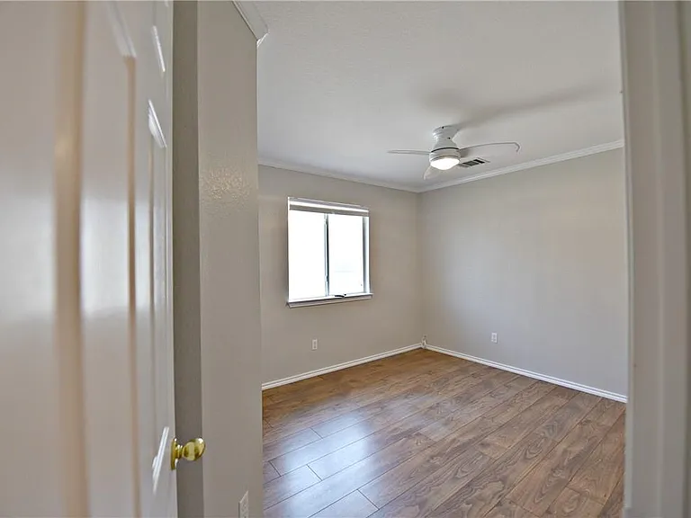 8416 Alvin High Ln — Photo 19
