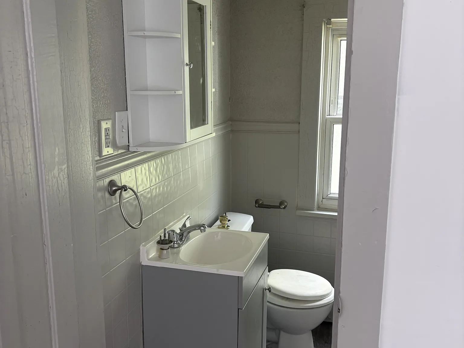 3 bed, 1.5 bath, 1156 sqft, $1,500 — Photo 4