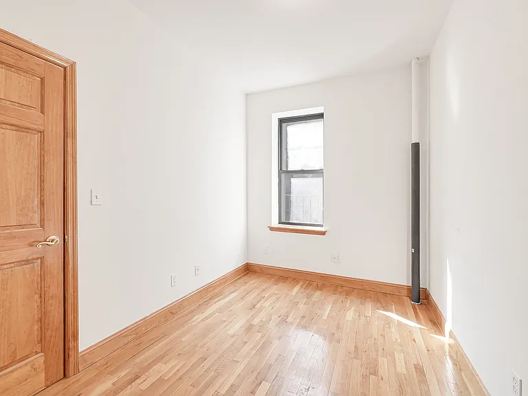 312 W 48th St #14 — Photo 4