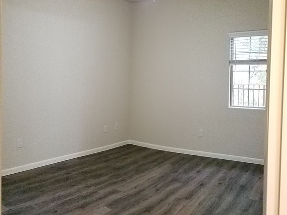 4th image of 108B Jefferson St