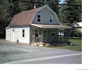 7068 Lakeshore Rd, Cicero, NY 13039