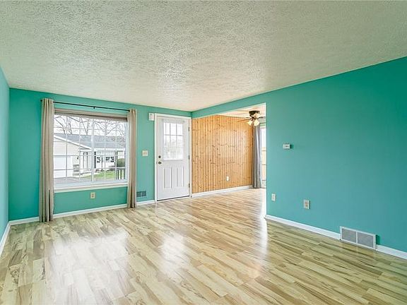 3rd image of 1 Greenway Blvd
