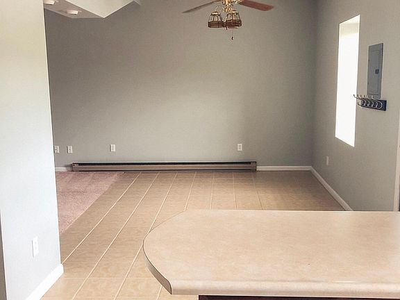 4th image of 122 W Broadway St #B