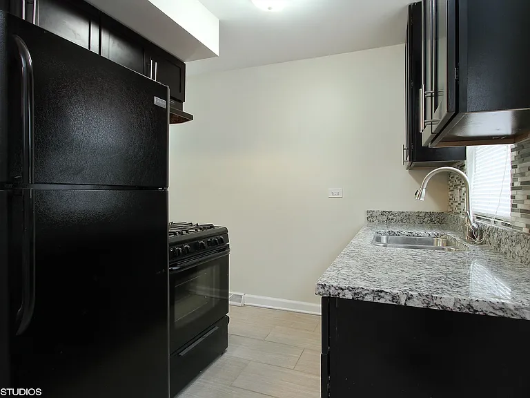6225 S Indiana Ave — Photo 5