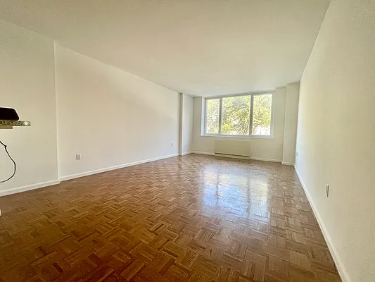 Rented by Addison Property Group | media 15