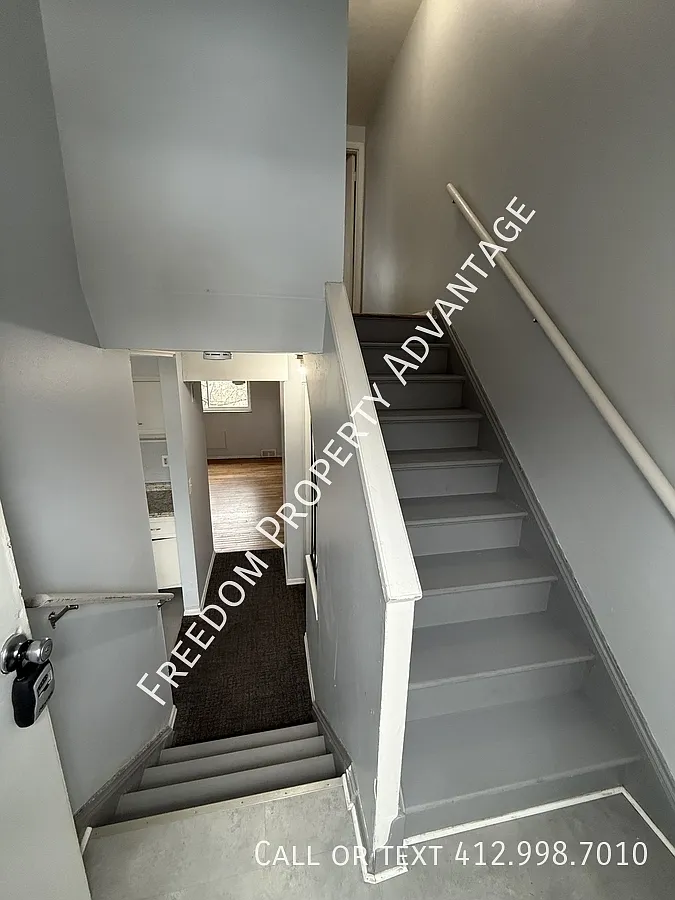 Building Photo - 2415 Park Hill Dr