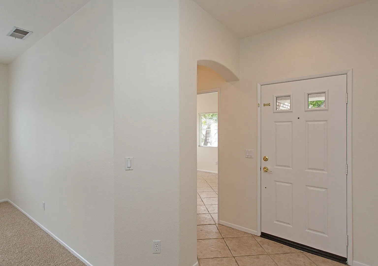 Grand and Gorgeous 5BR Home in La Fuente Gated Community! — Photo 3
