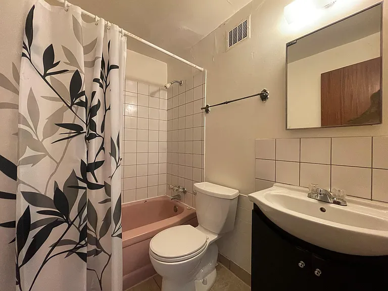 2249 Cornwall St — Photo 5