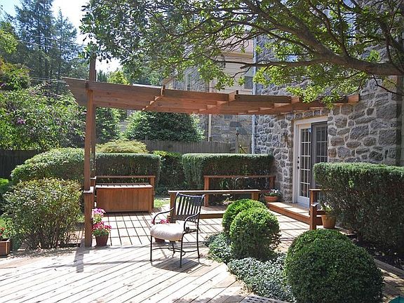 Back yard deck and pergola