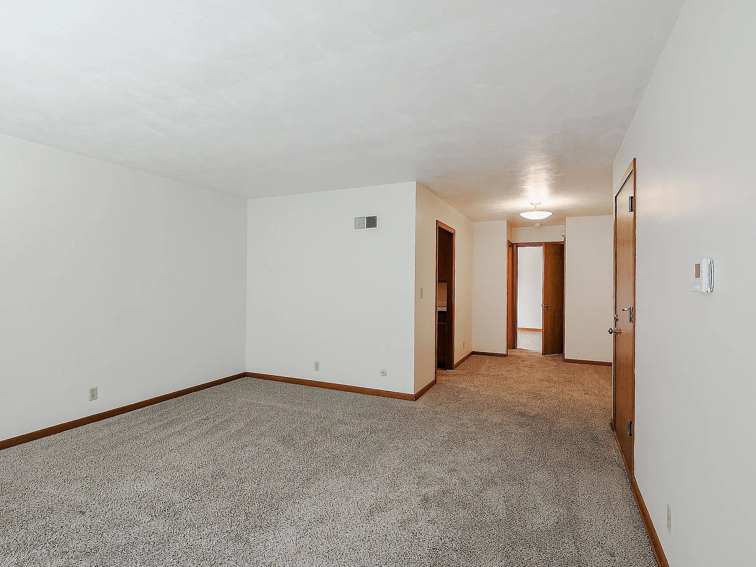 1 bed, 712 sqft, $699 — Photo 3