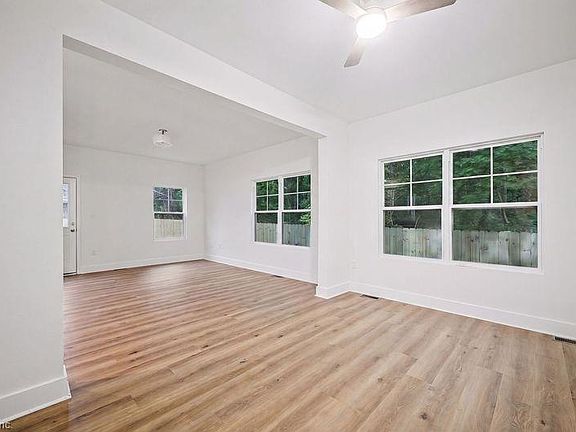 5th image of 209 Hunter St
