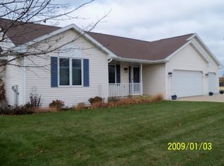 710 Swan Rd, De Pere, WI 54115