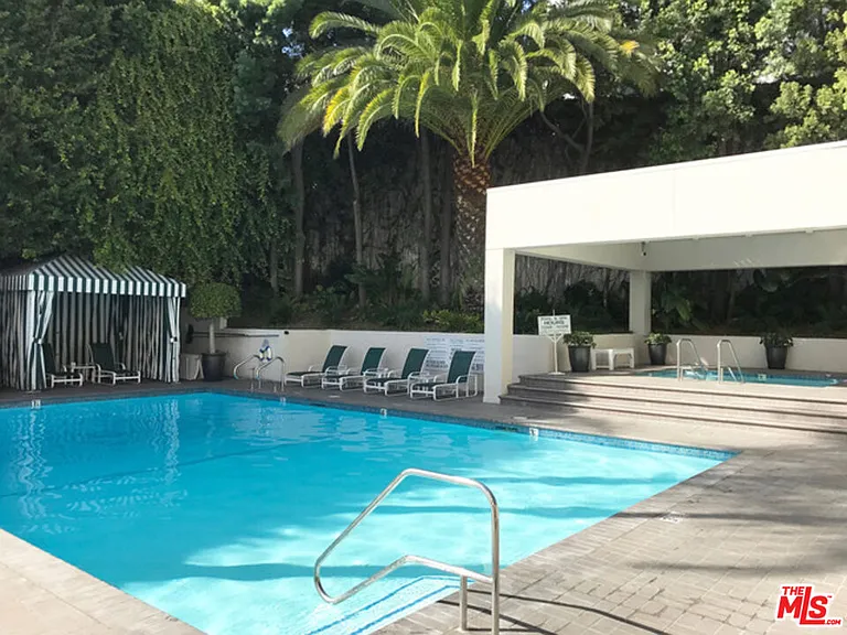1131 Alta Loma Rd #407 — Photo 11