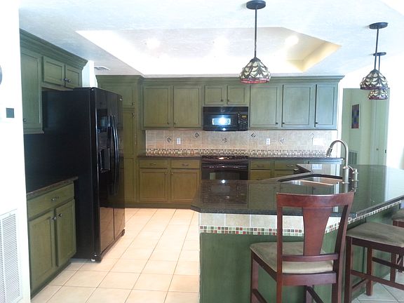 4th image of 423 S Creek Dr