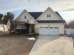 225 Wedgefield Cir, Maple Hill, NC 28454