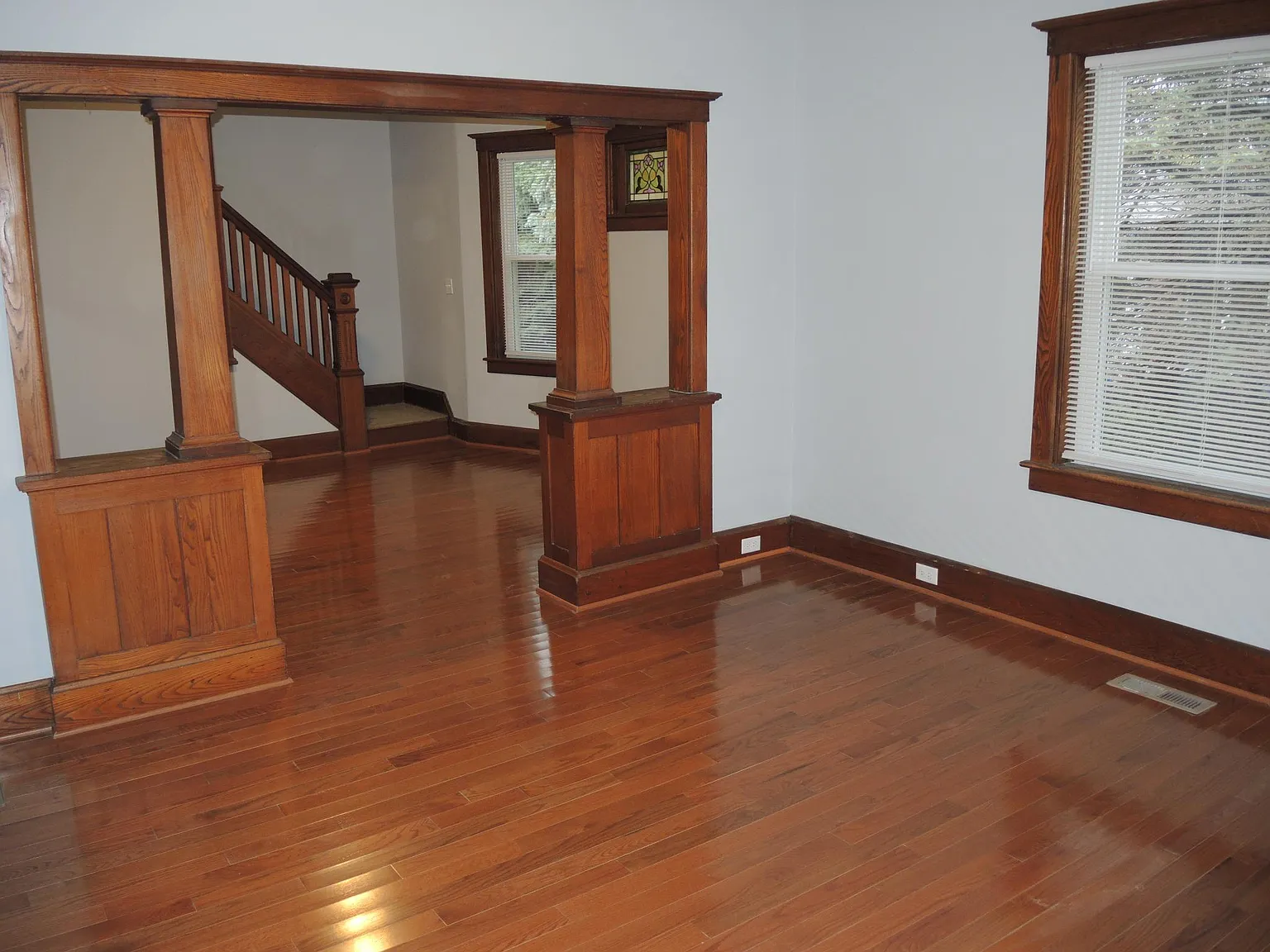 452 Williams St — Photo 2